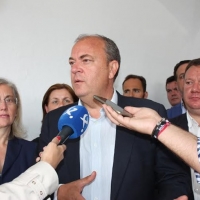 Monago pide a la Junta que agilice y pague los convenios con los ayuntamientos