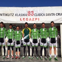 El ciclista extremeño José María Díaz, en el podio de la Copa de España