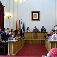 Osuna saca adelante los presupuestos pese a “la falta de negociación”