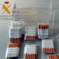 Denunciado por la venta ilegal de bolsas de cigarrillos caseros