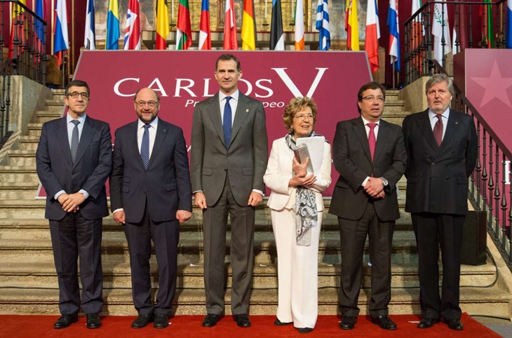 Vara destaca el papel de los jóvenes como vínculo con el futuro