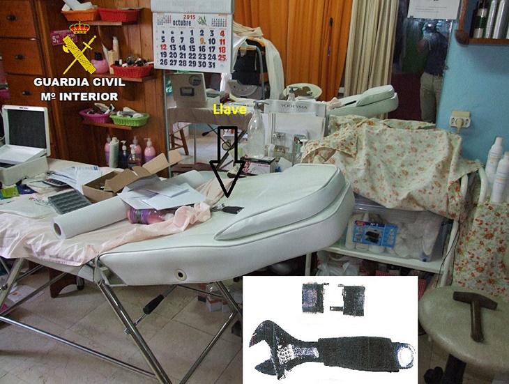 Dos detenidas por simular un robo en su peluquería