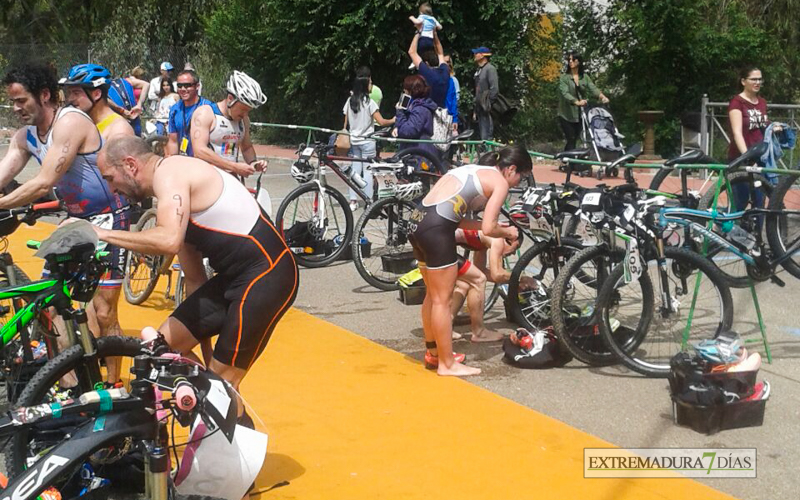 Imágenes del IV Triatlon Costa Dulce de Orellana la Vieja