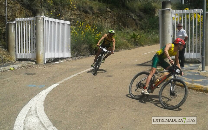Imágenes del IV Triatlon Costa Dulce de Orellana la Vieja