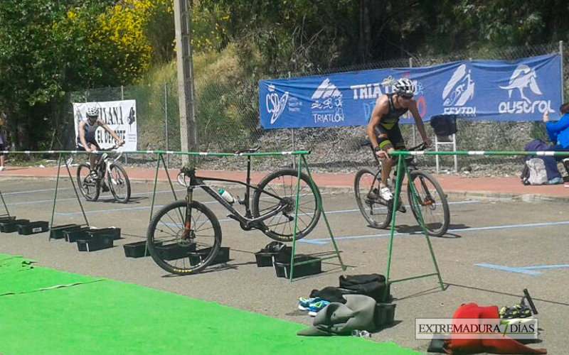 Imágenes del IV Triatlon Costa Dulce de Orellana la Vieja