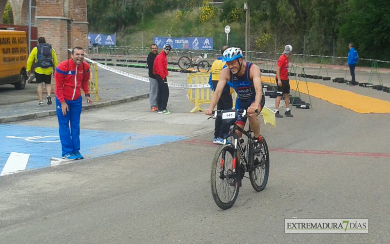 Imágenes del IV Triatlon Costa Dulce de Orellana la Vieja
