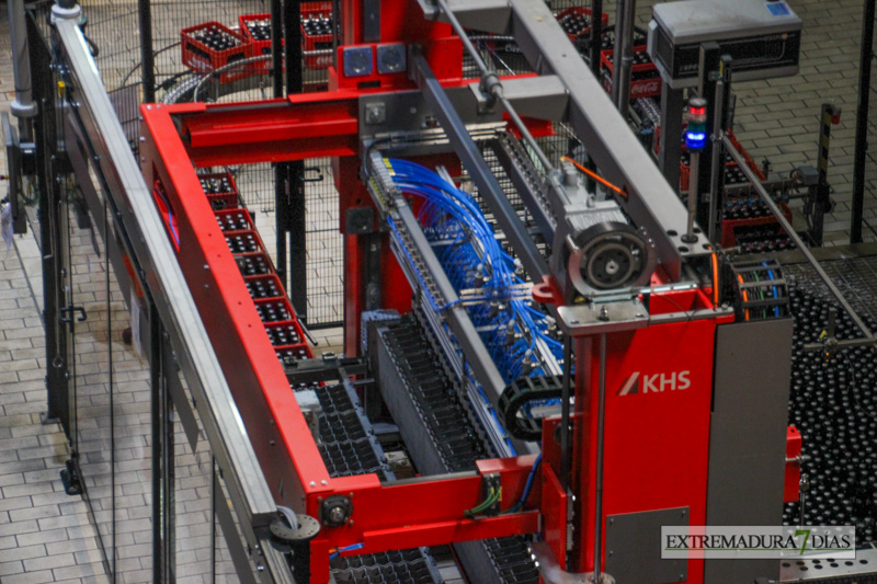 Coca Cola muestra sus nuevas instalaciones a la prensa y radio extremeñas
