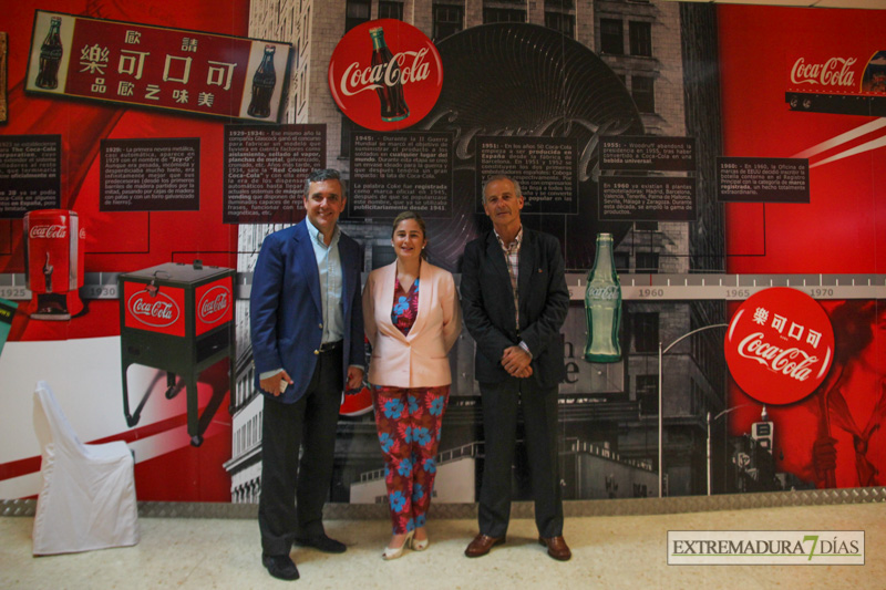 Coca Cola muestra sus nuevas instalaciones a la prensa y radio extremeñas