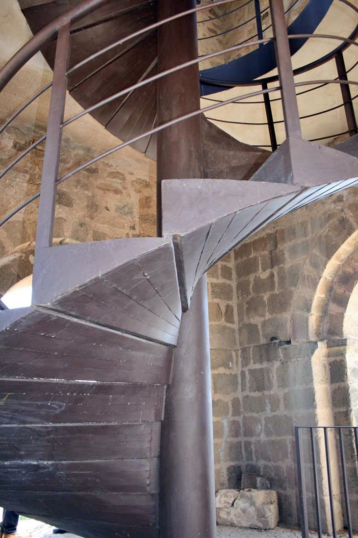 La Iglesia de Santa María de Trujillo estrena escalera y sillería