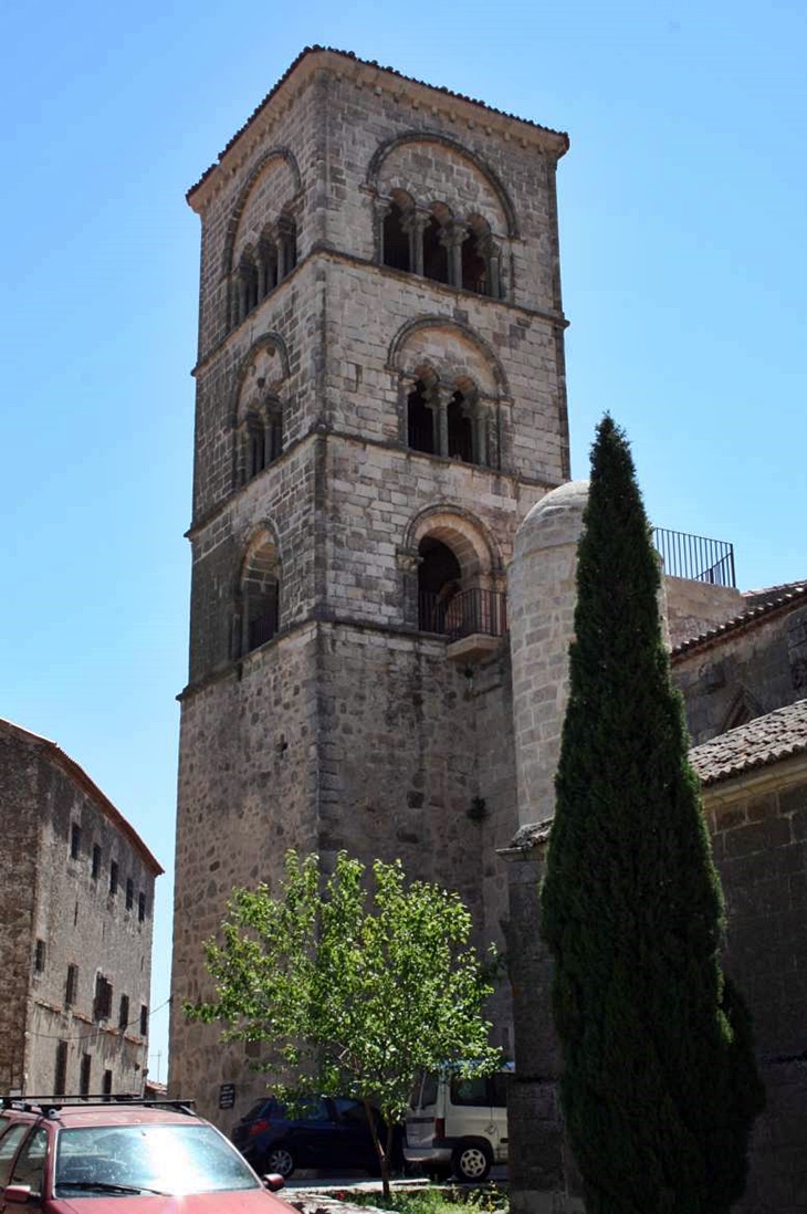 La Iglesia de Santa María de Trujillo estrena escalera y sillería