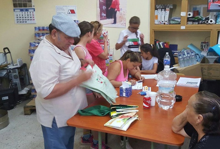 Campamento Dignidad reparte ocho toneladas de alimentos