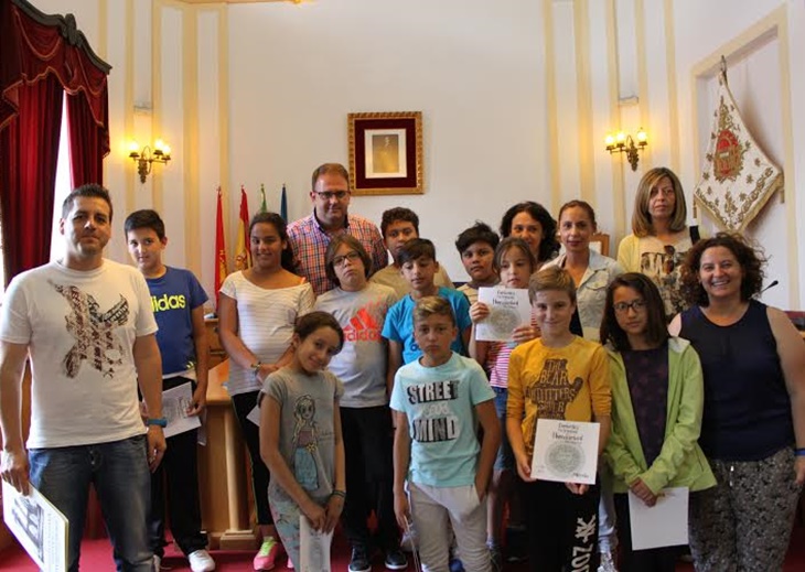 Alumnos de San Lázaro explican al alcalde el proyecto ‘El barrio que yo quiero’