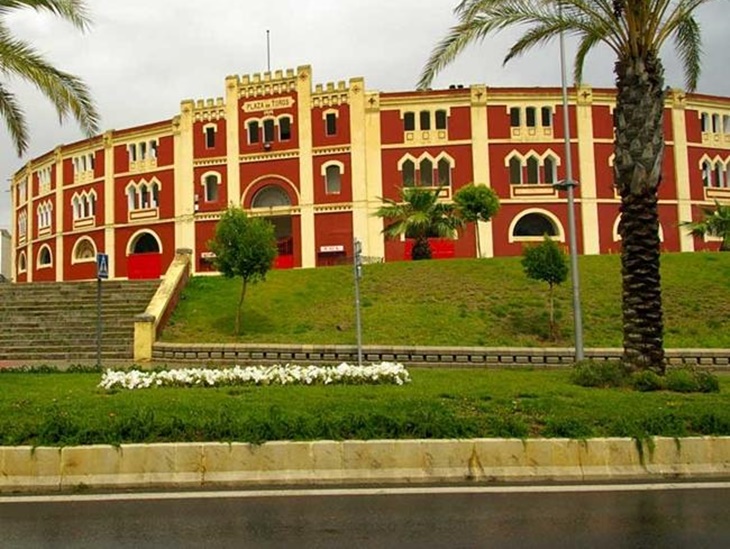 IU-Mérida impugna el Convenio Urbanístico de la Plaza de Toros.