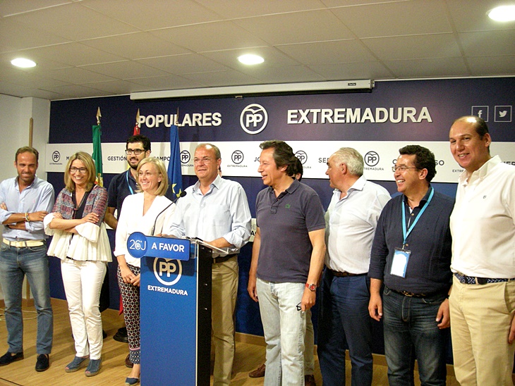 El PP de Extremadura celebra su &#39;sorpasso&#39; al PSOE