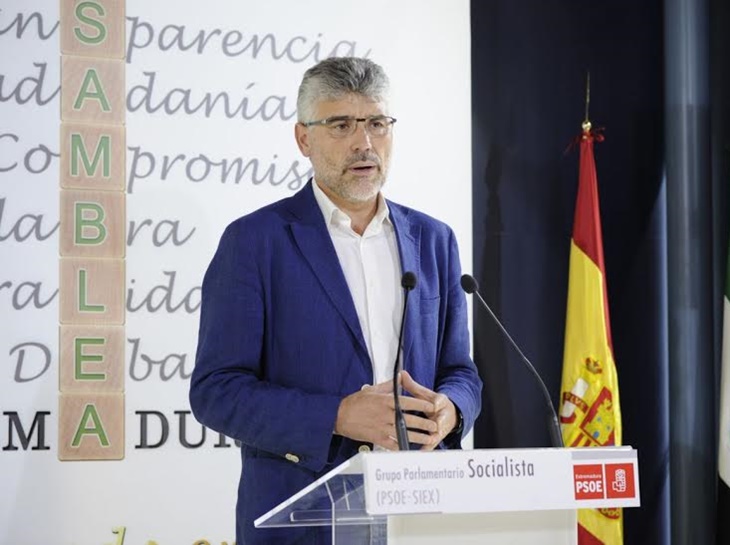 PSOE: “La Junta quiere devolver las 35 horas, pero Rajoy no lo permite”
