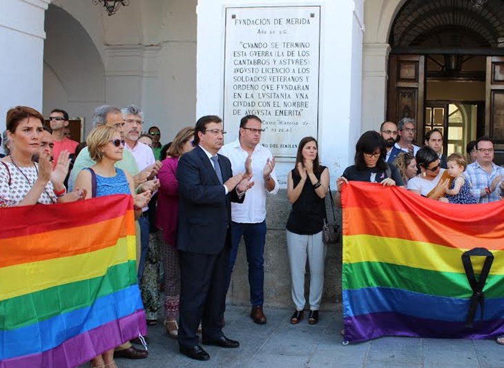 Minuto de silencio por las víctimas del atentado de Orlando