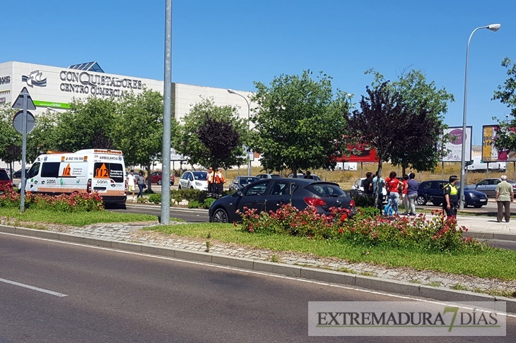 Colisión entre varios vehículos en la avenida de Elvas