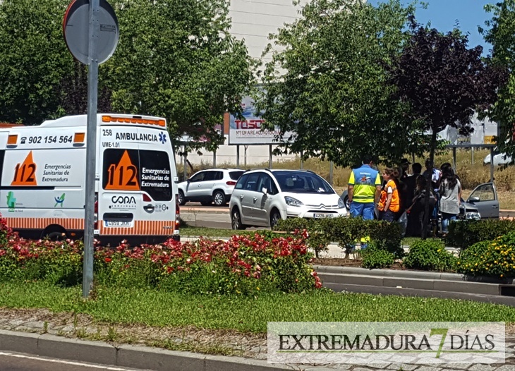 Colisión entre varios vehículos en la avenida de Elvas