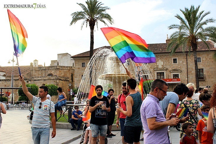 Imágenes del Día del Orgullo LGTBI en Extremadura