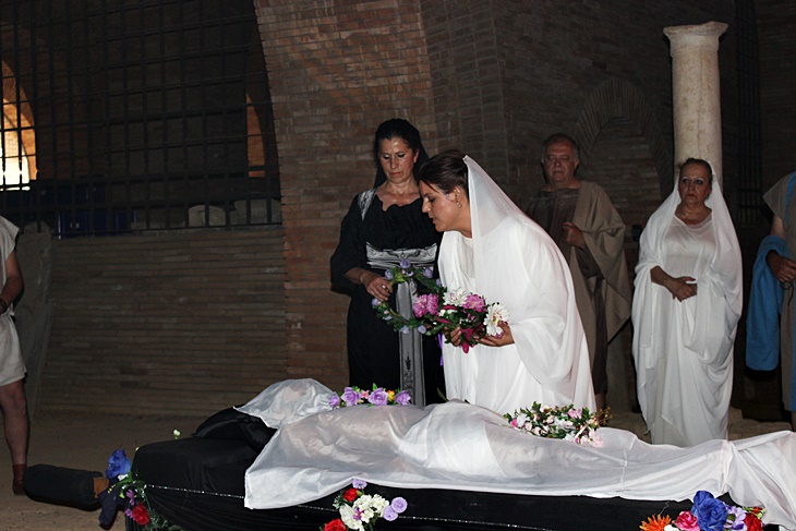 Imágenes de un funeral romano