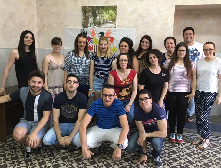 Alumnos de Lanzadera - Navalmoral ayudan a otros a buscar empleo