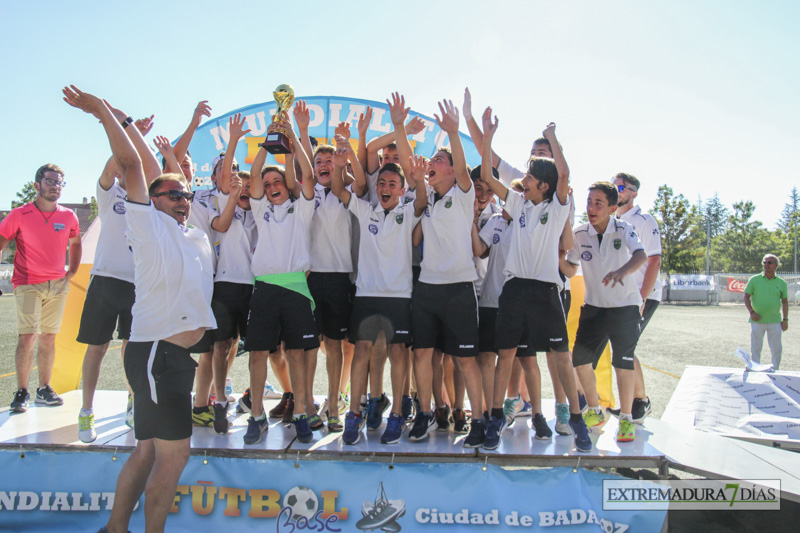 Imágenes de las finales y la entrega de trofeos del Mundialito