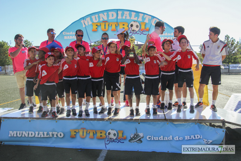 Imágenes de las finales y la entrega de trofeos del Mundialito