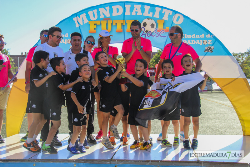 Imágenes de las finales y la entrega de trofeos del Mundialito