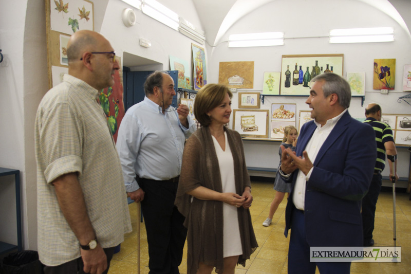 Imágenes de la visita de Fragoso la Escuela de Artes y Oficios ‘Adelardo Covarsí’