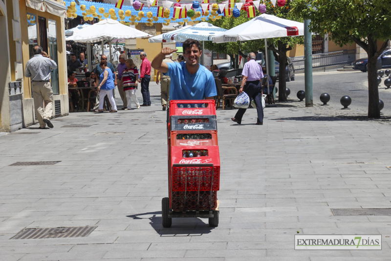 Imágenes del ambiente en la Feria de Día del casco en Badajoz