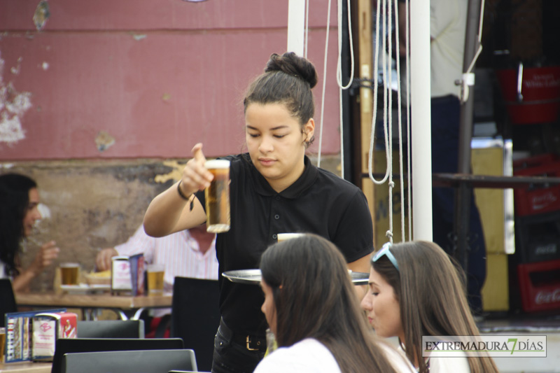 Imágenes del ambiente en la Feria de Día del casco en Badajoz