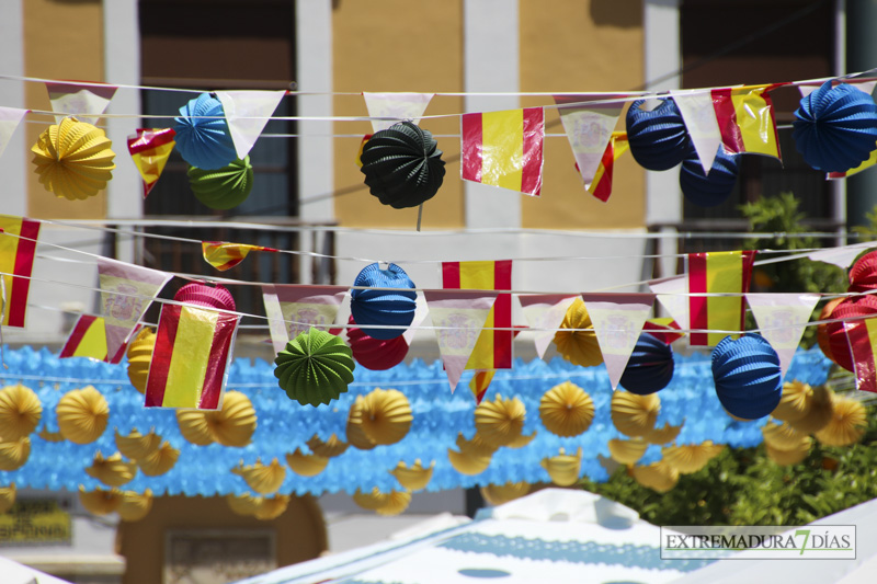 Imágenes del ambiente en la Feria de Día del casco en Badajoz