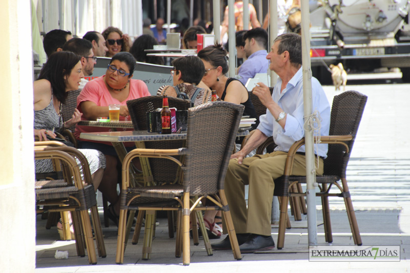Imágenes del ambiente en la Feria de Día del casco en Badajoz