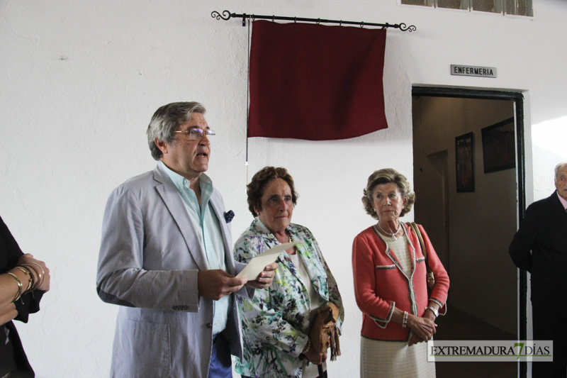 Dos médicos homenajeados en la Plaza de Toros de Badajoz