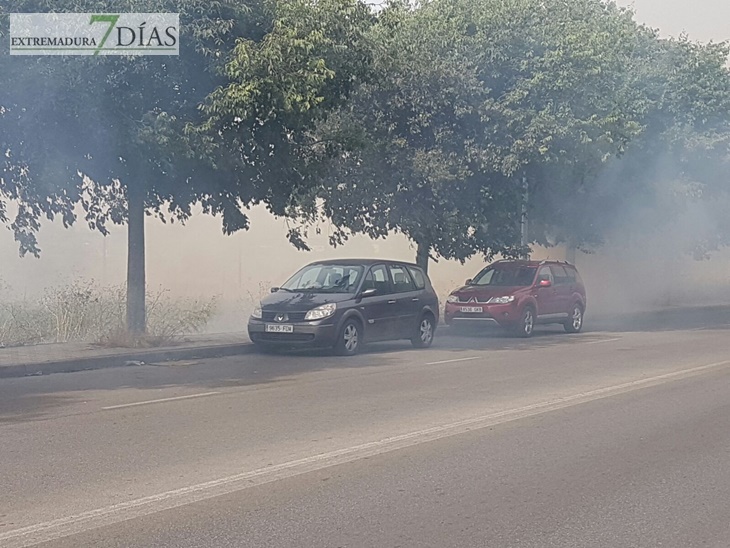 La Policía corta la avenida Manuel Rojas debido a un incendio