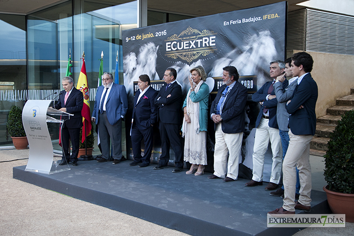 Imágenes de la presentación de Ecuextre en el Fuerte de San Cristóbal