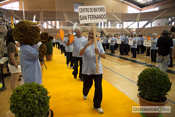 1000 mayores despiden su XX campaña en La Granadilla (Badajoz)