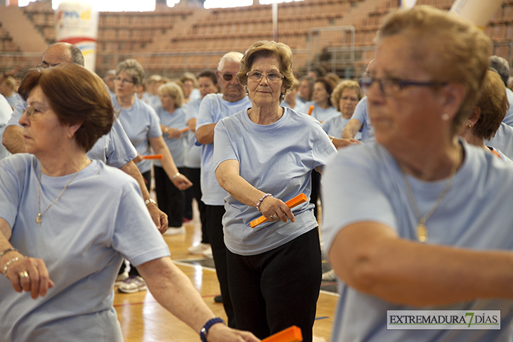 1000 mayores despiden su XX campaña en La Granadilla (Badajoz)