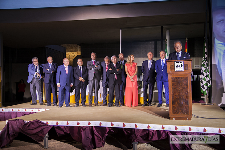 Morante recibe el trofeo al triunfador de San Juan 2015 - FOTOS