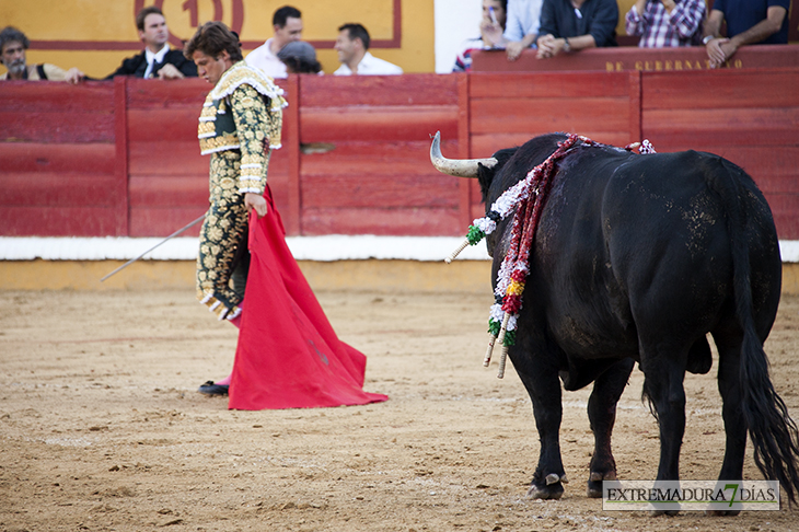 Imágenes de la corrida de &#39;El Juli&#39;, Morante y Roca Rey en Badajoz