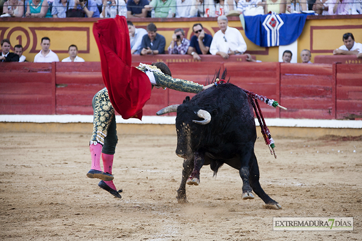 Imágenes de la corrida de &#39;El Juli&#39;, Morante y Roca Rey en Badajoz