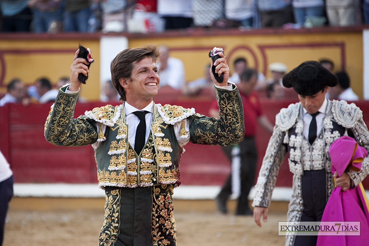 Imágenes de la corrida de &#39;El Juli&#39;, Morante y Roca Rey en Badajoz