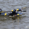 Los hidroaviones sobrevuelan el Guadiana en Badajoz
