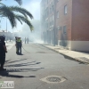 Varios bomberos atendidos en incendio de garajes en Badajoz