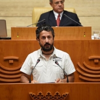 PP y PSOE se oponen a mejorar las condiciones laborales de los trabajadores del campo