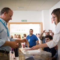 Monago anima a los extremeños a que “apuesten por la gobernabilidad del país”