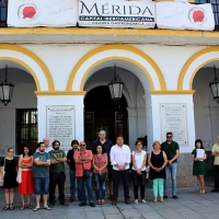 Mérida guarda un minuto de silencio por las víctimas de Estambul