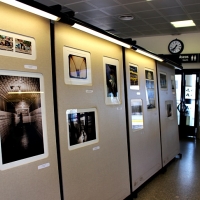 La estación de tren de Mérida acoge la exposición ‘Caminos de hierro’