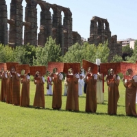 El colegio Cervantes de Mérida apadrina el Puente Romano