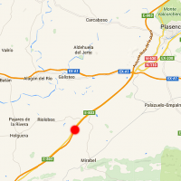 Un fallecido y dos heridos graves en la colisión de un coche y un autobús